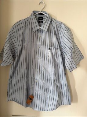 HAGGAR Men's Light Blue Short-Sleeve Button-Down Stripe Shirt, SIZE XL,